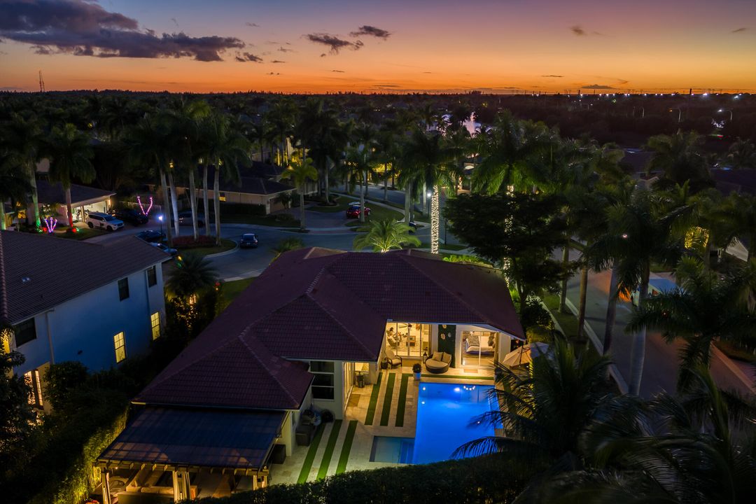 En Venta: $1,549,000 (5 camas, 3 baños, 2992 Pies cuadrados)