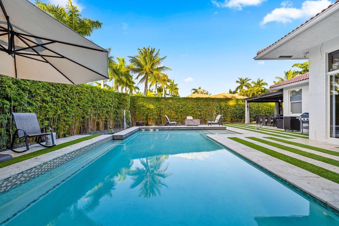 En Venta: $1,549,000 (5 camas, 3 baños, 2992 Pies cuadrados)