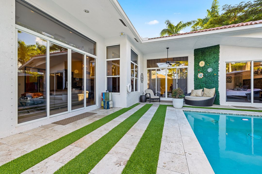 En Venta: $1,549,000 (5 camas, 3 baños, 2992 Pies cuadrados)