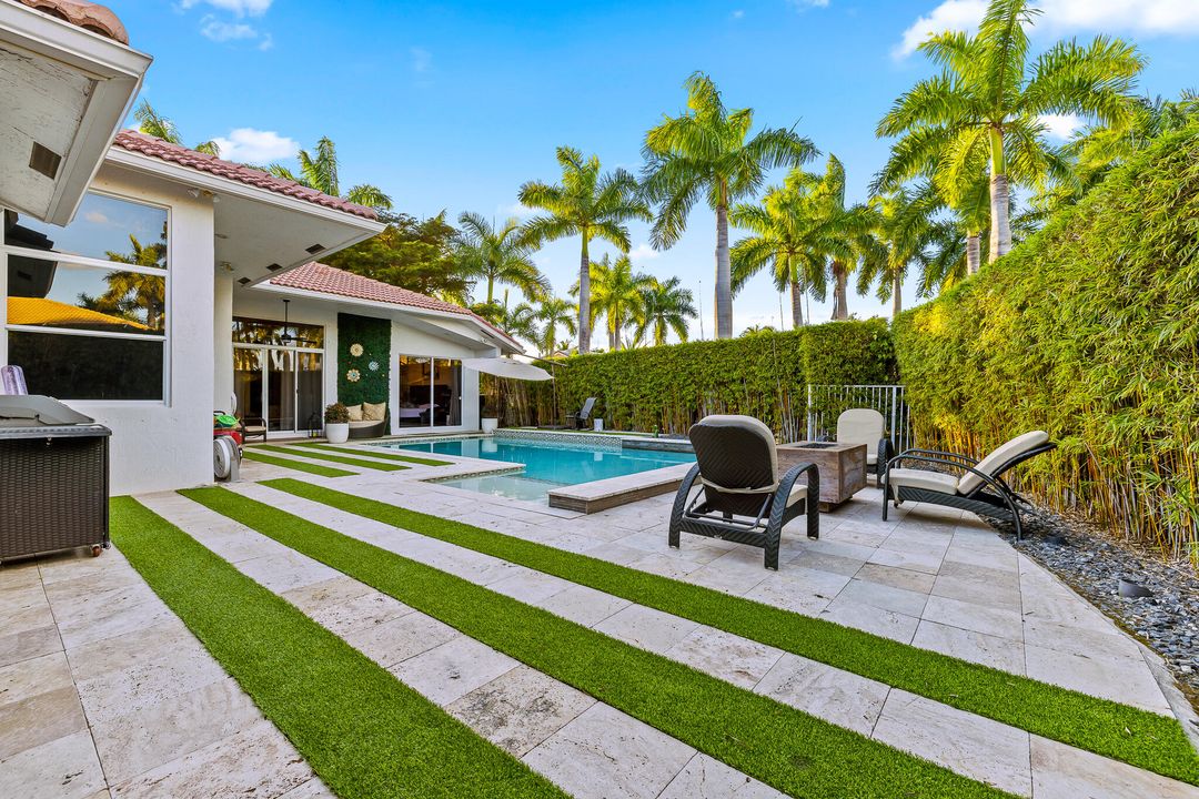 En Venta: $1,549,000 (5 camas, 3 baños, 2992 Pies cuadrados)