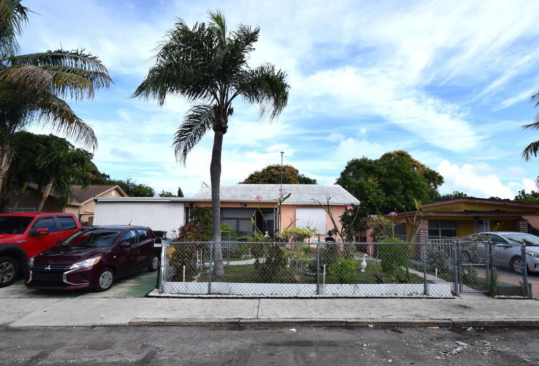 For Sale: $395,000 (0 beds, 0 baths, 1978 Square Feet)