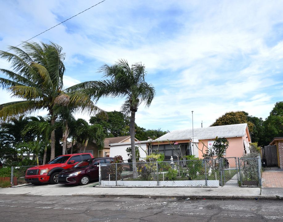 For Sale: $395,000 (0 beds, 0 baths, 1978 Square Feet)