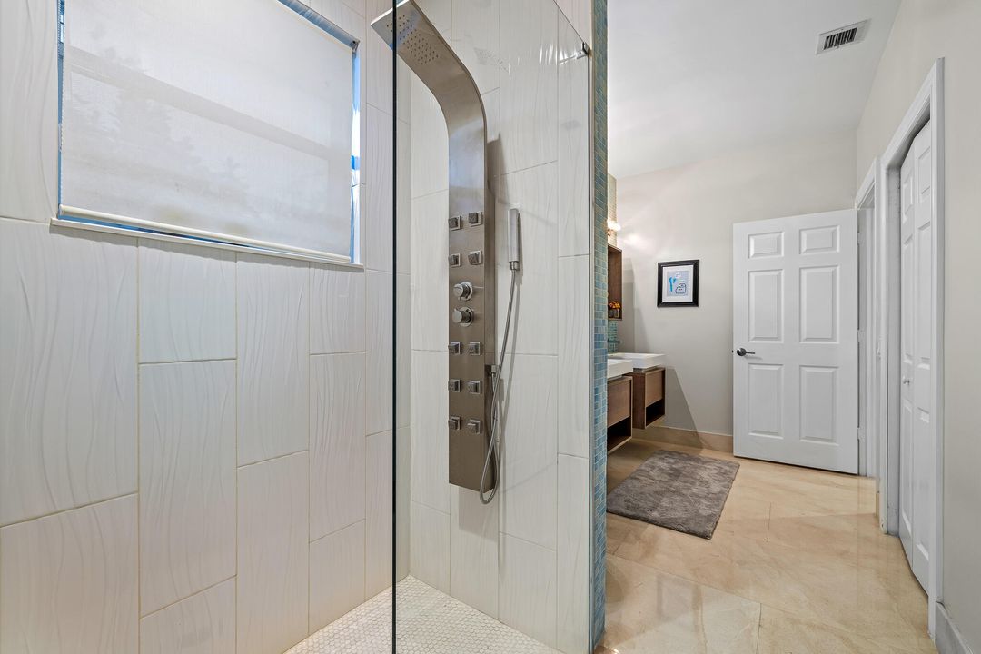 En Venta: $1,549,000 (5 camas, 3 baños, 2992 Pies cuadrados)