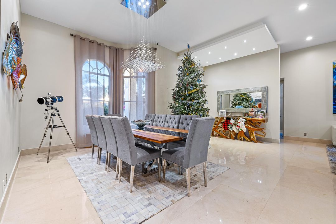 En Venta: $1,549,000 (5 camas, 3 baños, 2992 Pies cuadrados)