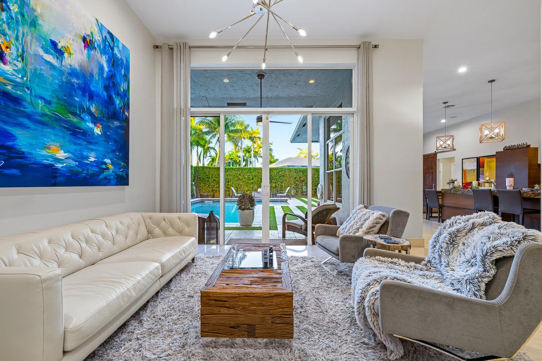 En Venta: $1,549,000 (5 camas, 3 baños, 2992 Pies cuadrados)