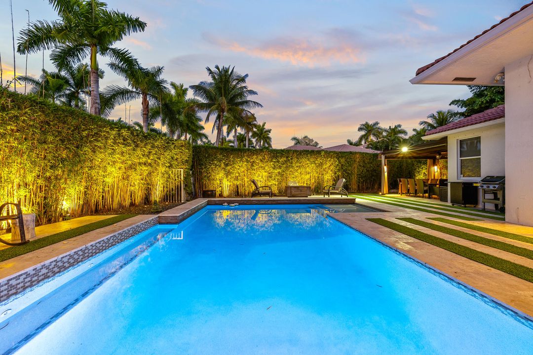 En Venta: $1,549,000 (5 camas, 3 baños, 2992 Pies cuadrados)