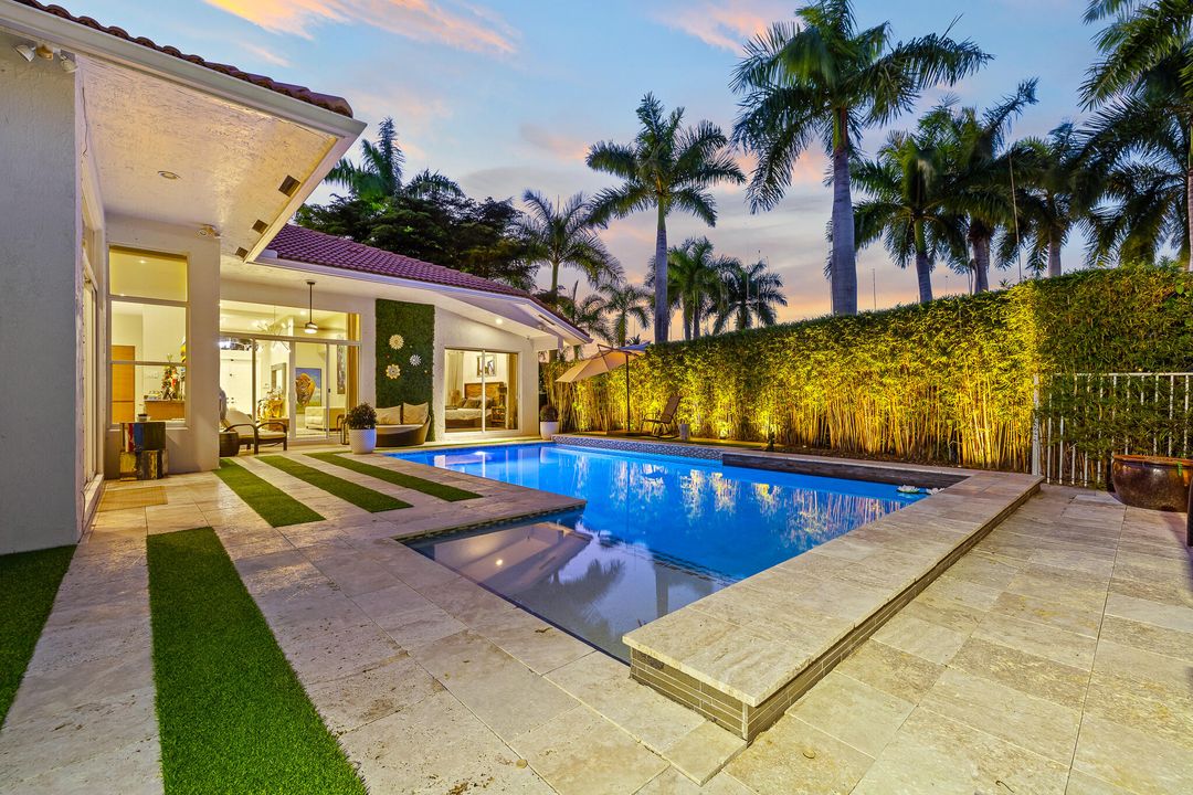 En Venta: $1,549,000 (5 camas, 3 baños, 2992 Pies cuadrados)