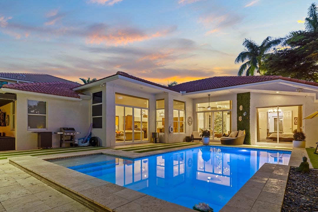 En Venta: $1,549,000 (5 camas, 3 baños, 2992 Pies cuadrados)