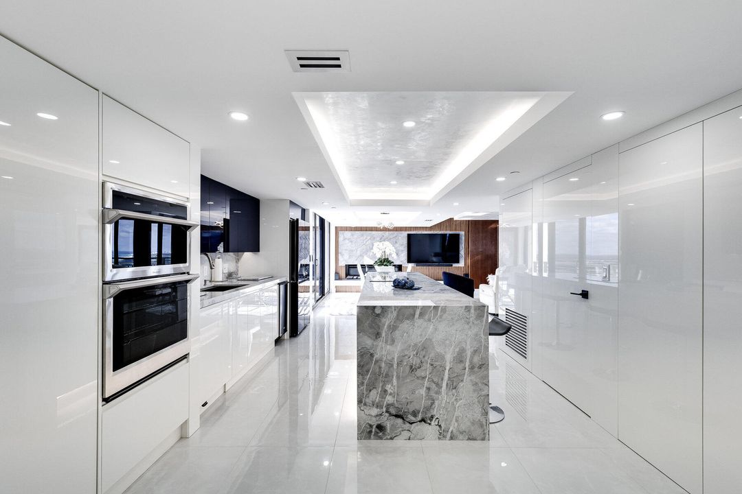 For Sale: $1,600,000 (2 beds, 2 baths, 1529 Square Feet)