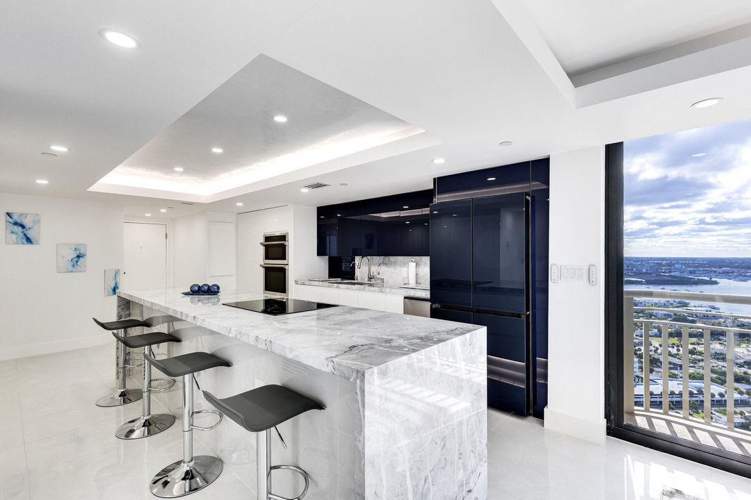 For Sale: $1,600,000 (2 beds, 2 baths, 1529 Square Feet)