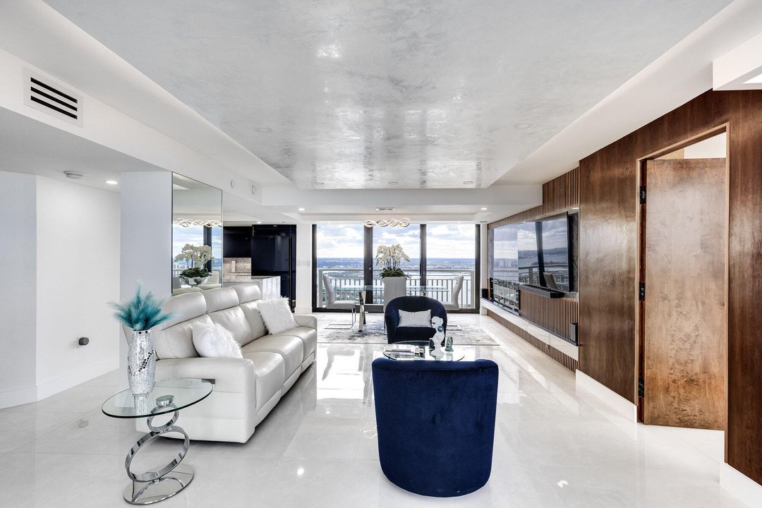 For Sale: $1,600,000 (2 beds, 2 baths, 1529 Square Feet)