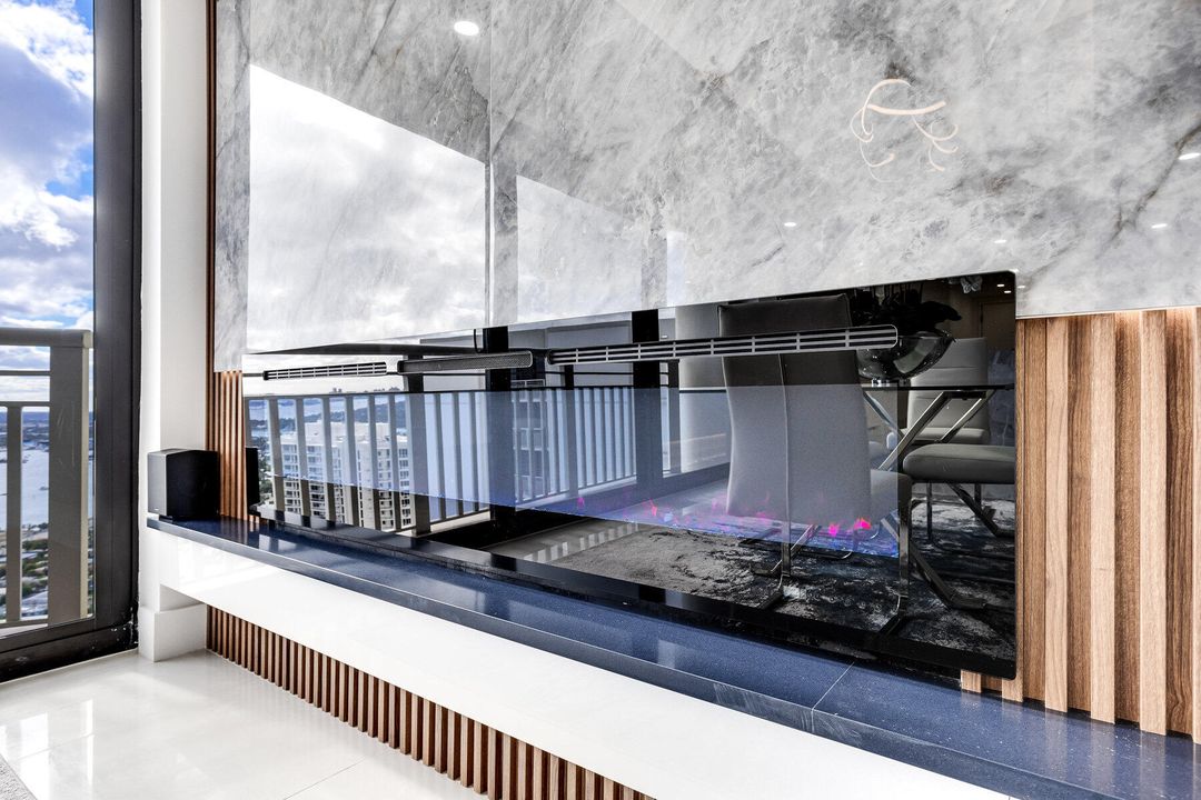 For Sale: $1,600,000 (2 beds, 2 baths, 1529 Square Feet)