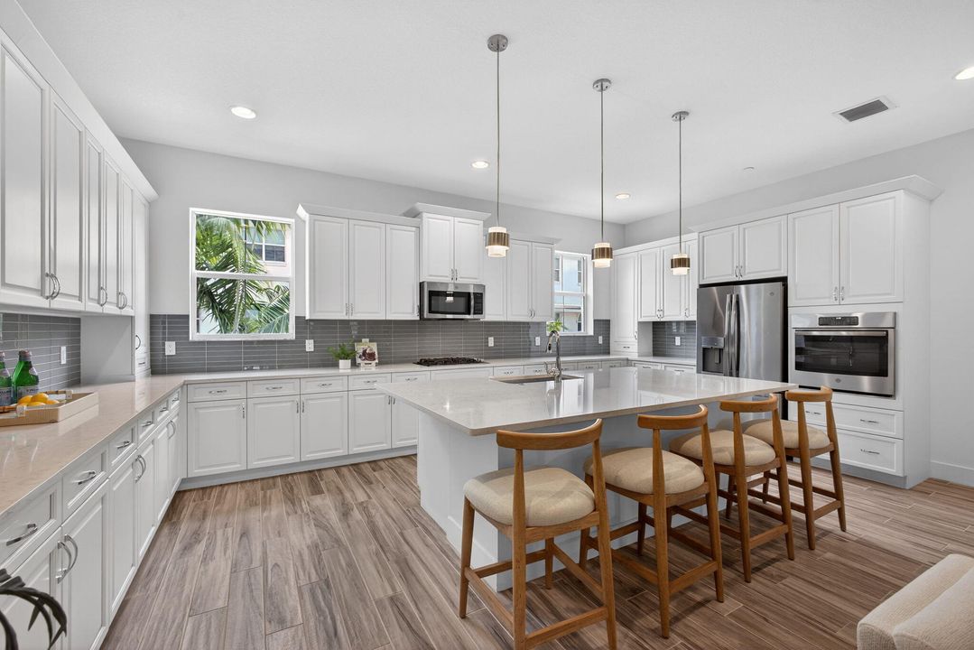 For Sale: $920,000 (4 beds, 3 baths, 2750 Square Feet)