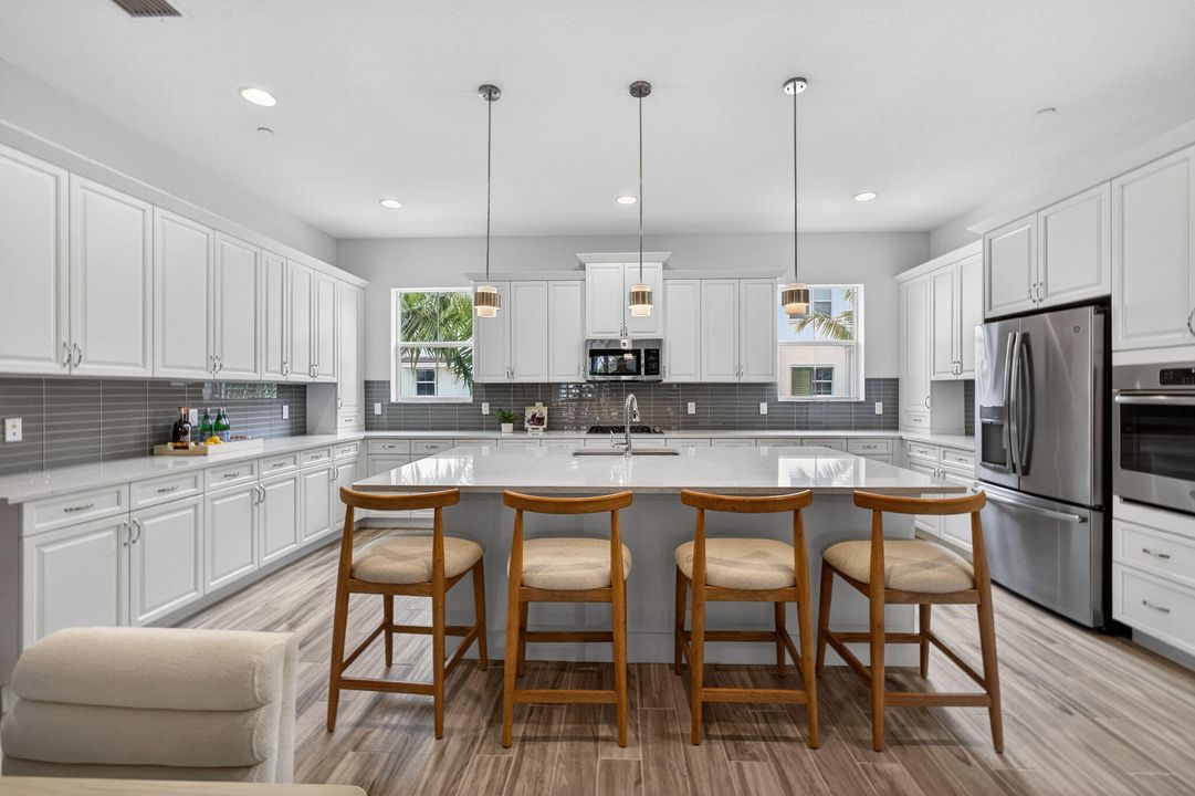 For Sale: $920,000 (4 beds, 3 baths, 2750 Square Feet)