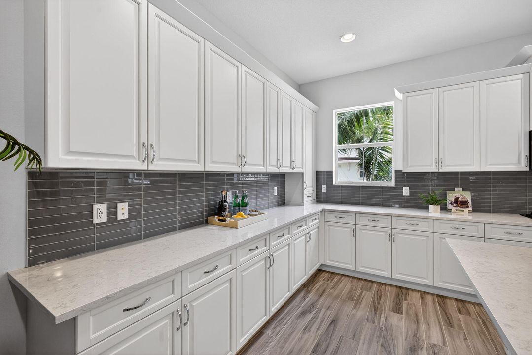 For Sale: $920,000 (4 beds, 3 baths, 2750 Square Feet)