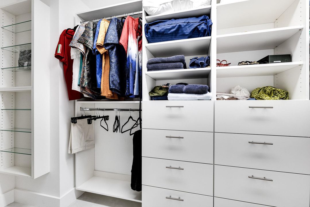 For Sale: $1,600,000 (2 beds, 2 baths, 1529 Square Feet)