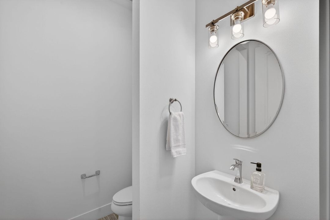 For Sale: $920,000 (4 beds, 3 baths, 2750 Square Feet)