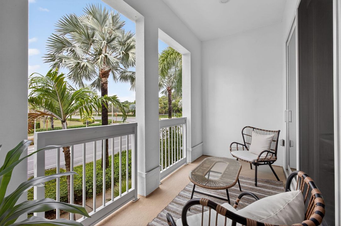 For Sale: $920,000 (4 beds, 3 baths, 2750 Square Feet)