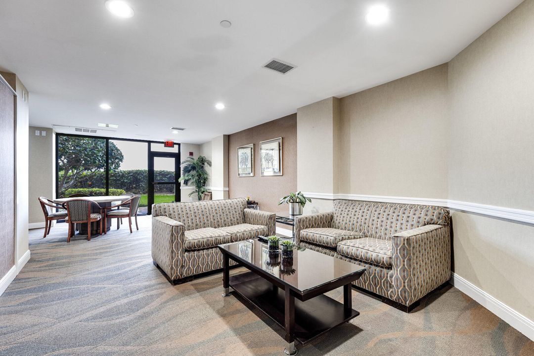 For Sale: $1,600,000 (2 beds, 2 baths, 1529 Square Feet)