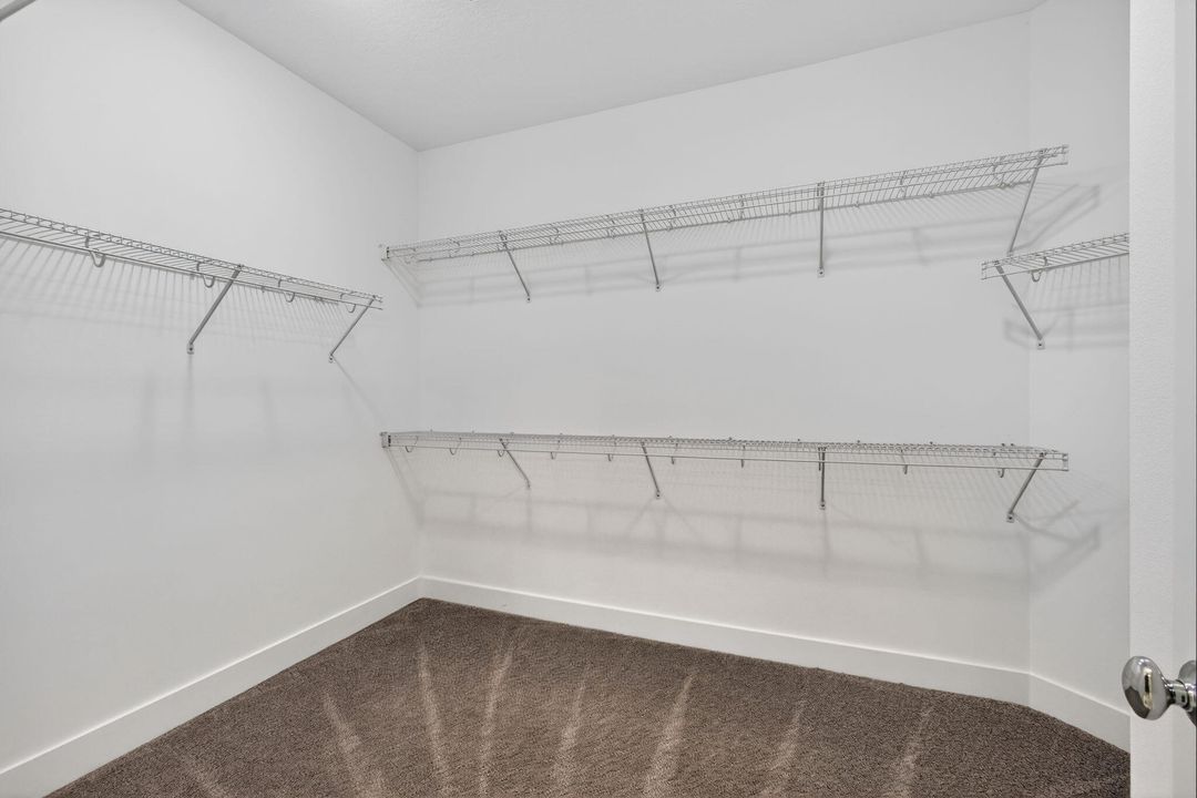 For Sale: $920,000 (4 beds, 3 baths, 2750 Square Feet)