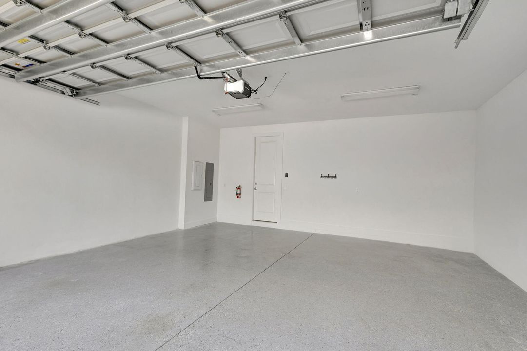 For Sale: $920,000 (4 beds, 3 baths, 2750 Square Feet)