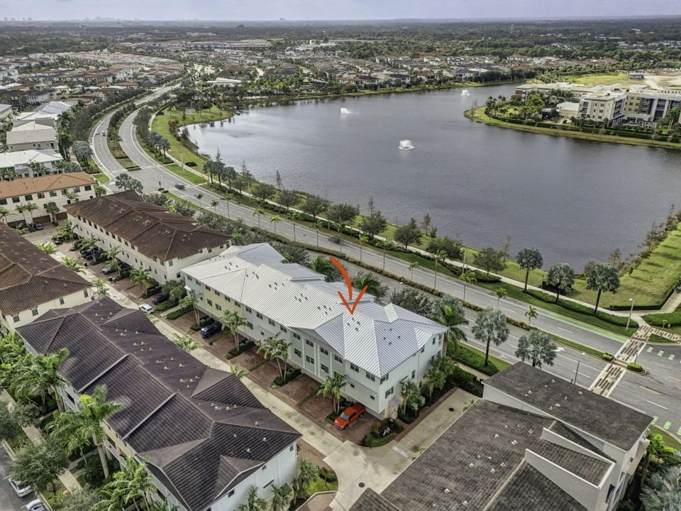 For Sale: $920,000 (4 beds, 3 baths, 2750 Square Feet)