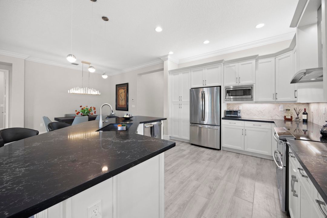 For Sale: $1,025,000 (3 beds, 3 baths, 2309 Square Feet)