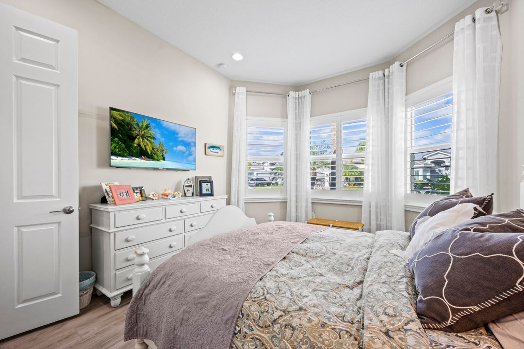 For Sale: $1,025,000 (3 beds, 3 baths, 2309 Square Feet)