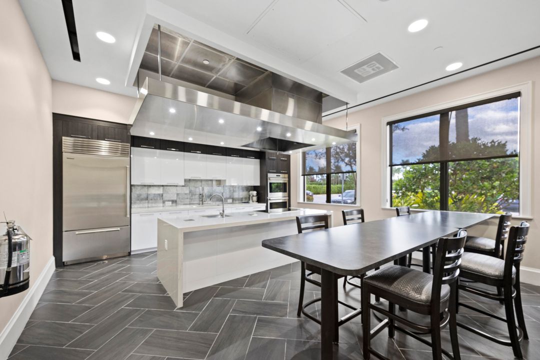 For Sale: $1,025,000 (3 beds, 3 baths, 2309 Square Feet)