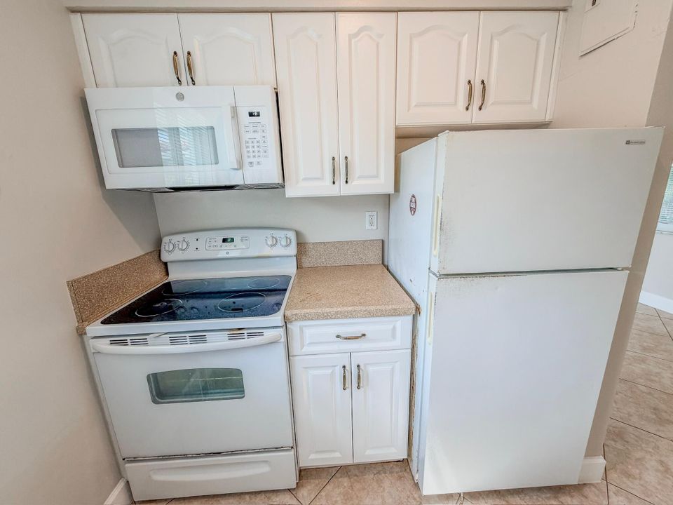 For Rent: $2,000 (1 beds, 1 baths, 650 Square Feet)