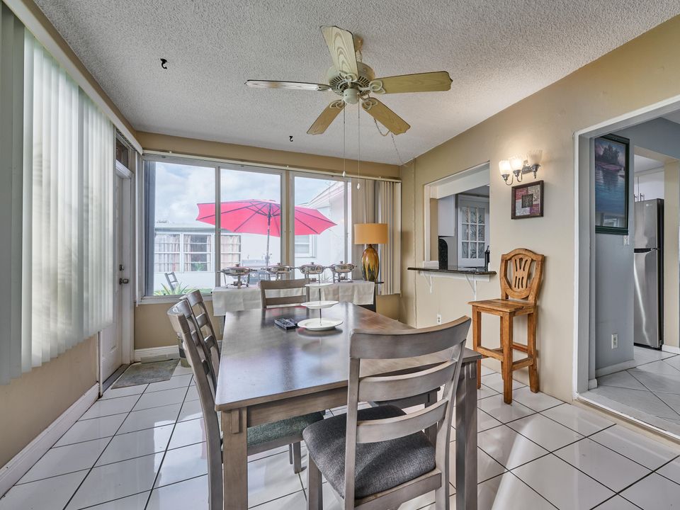 出租: $2,000 (2 贝兹, 1 浴室, 888 平方英尺)