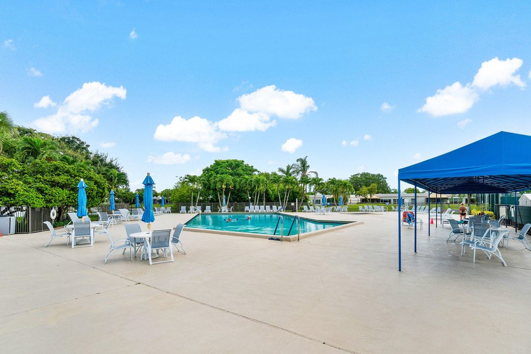 En Venta: $325,000 (2 camas, 2 baños, 1227 Pies cuadrados)