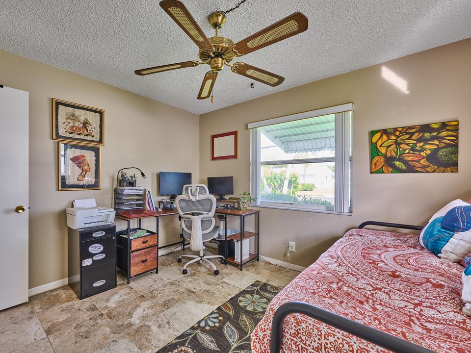 出租: $2,000 (2 贝兹, 1 浴室, 888 平方英尺)