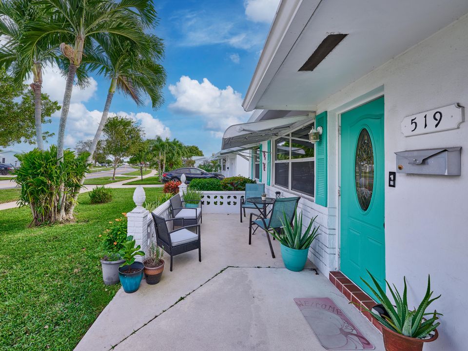 出租: $2,000 (2 贝兹, 1 浴室, 888 平方英尺)