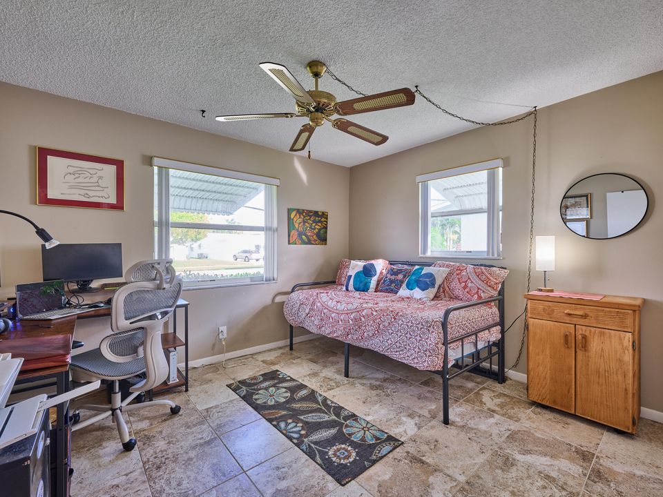 出租: $2,000 (2 贝兹, 1 浴室, 888 平方英尺)