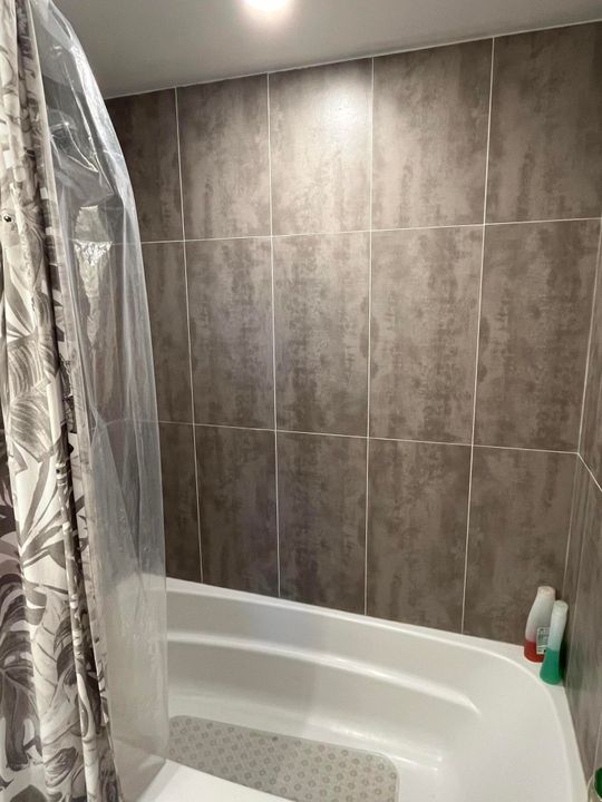 待售: $77,500 (1 贝兹, 1 浴室, 726 平方英尺)