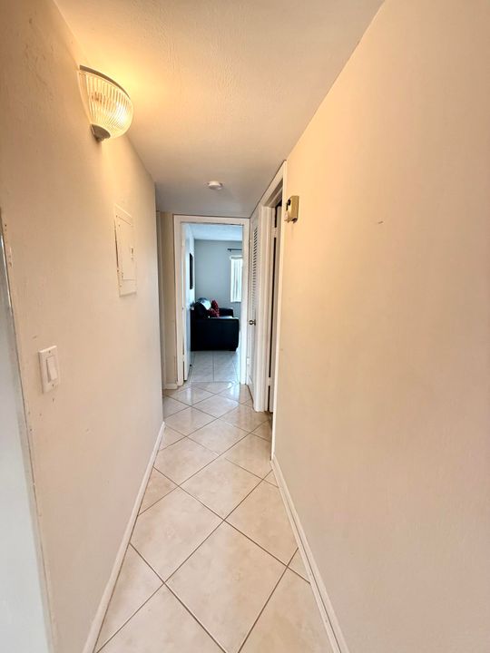 待售: $125,000 (2 贝兹, 2 浴室, 907 平方英尺)