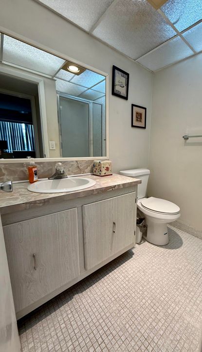 待售: $125,000 (2 贝兹, 2 浴室, 907 平方英尺)