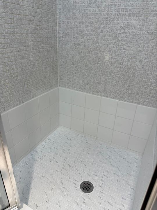 待售: $125,000 (2 贝兹, 2 浴室, 907 平方英尺)