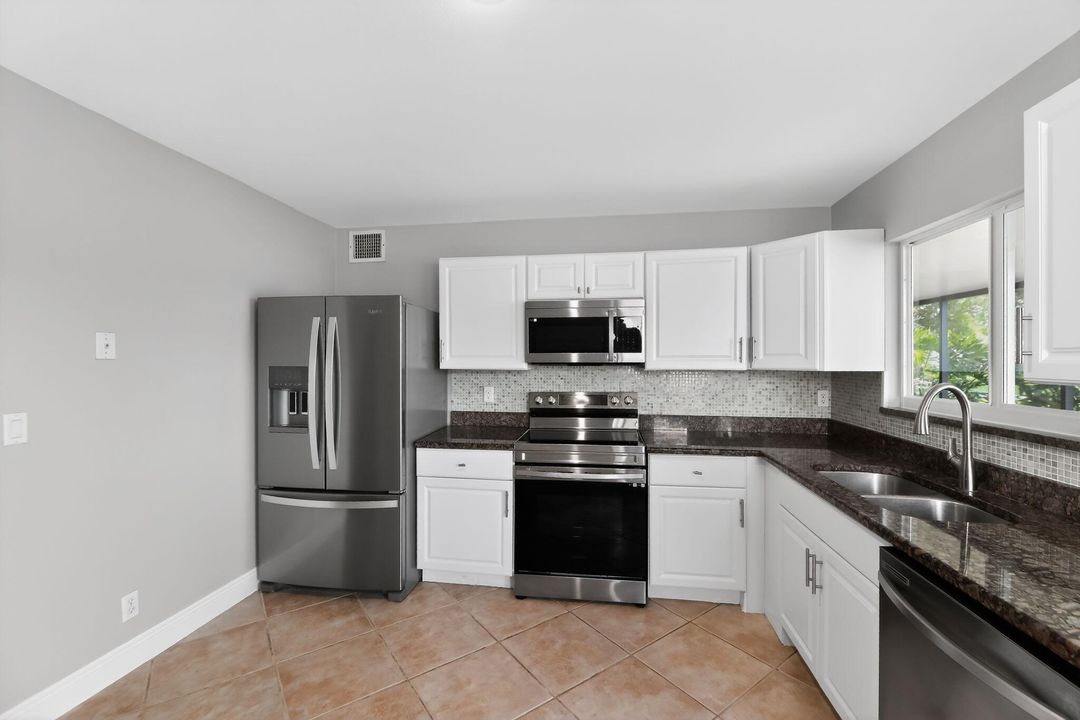 На продажу: $450,000 (4 спален, 2 ванн, 1584 Квадратных фут)