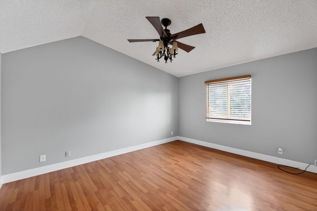 На продажу: $450,000 (4 спален, 2 ванн, 1584 Квадратных фут)