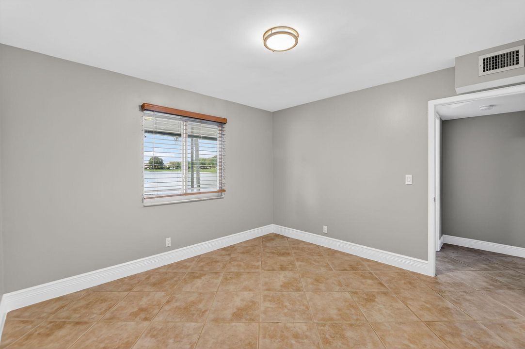 На продажу: $450,000 (4 спален, 2 ванн, 1584 Квадратных фут)