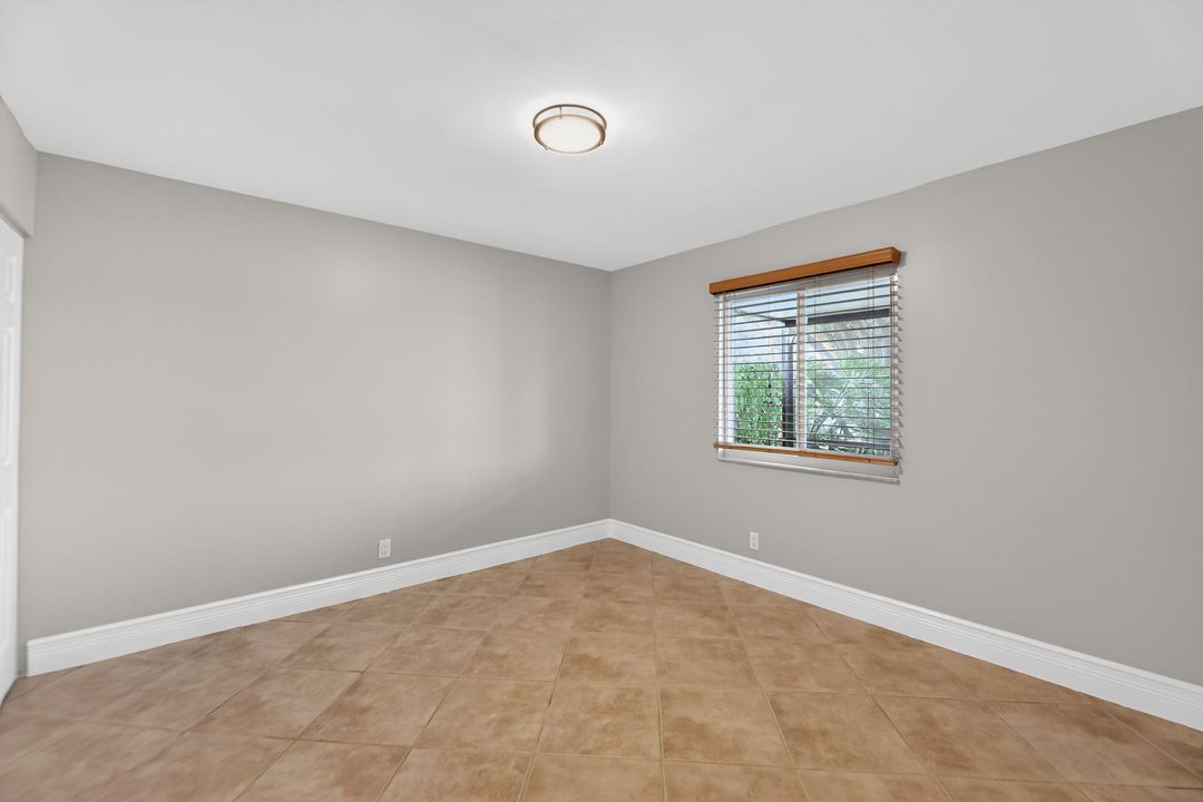 На продажу: $450,000 (4 спален, 2 ванн, 1584 Квадратных фут)