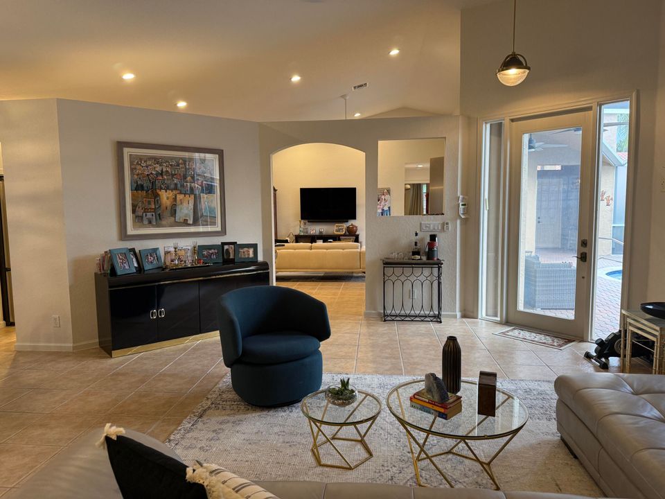 En Venta: $599,999 (3 camas, 3 baños, 2130 Pies cuadrados)