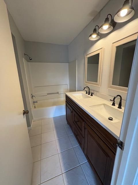 出租: $1,900 (2 贝兹, 2 浴室, 1104 平方英尺)