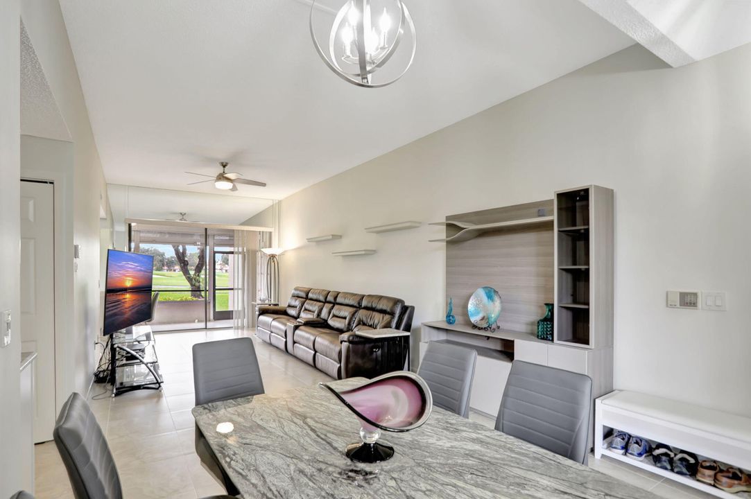 For Sale: $349,000 (2 beds, 2 baths, 1323 Square Feet)