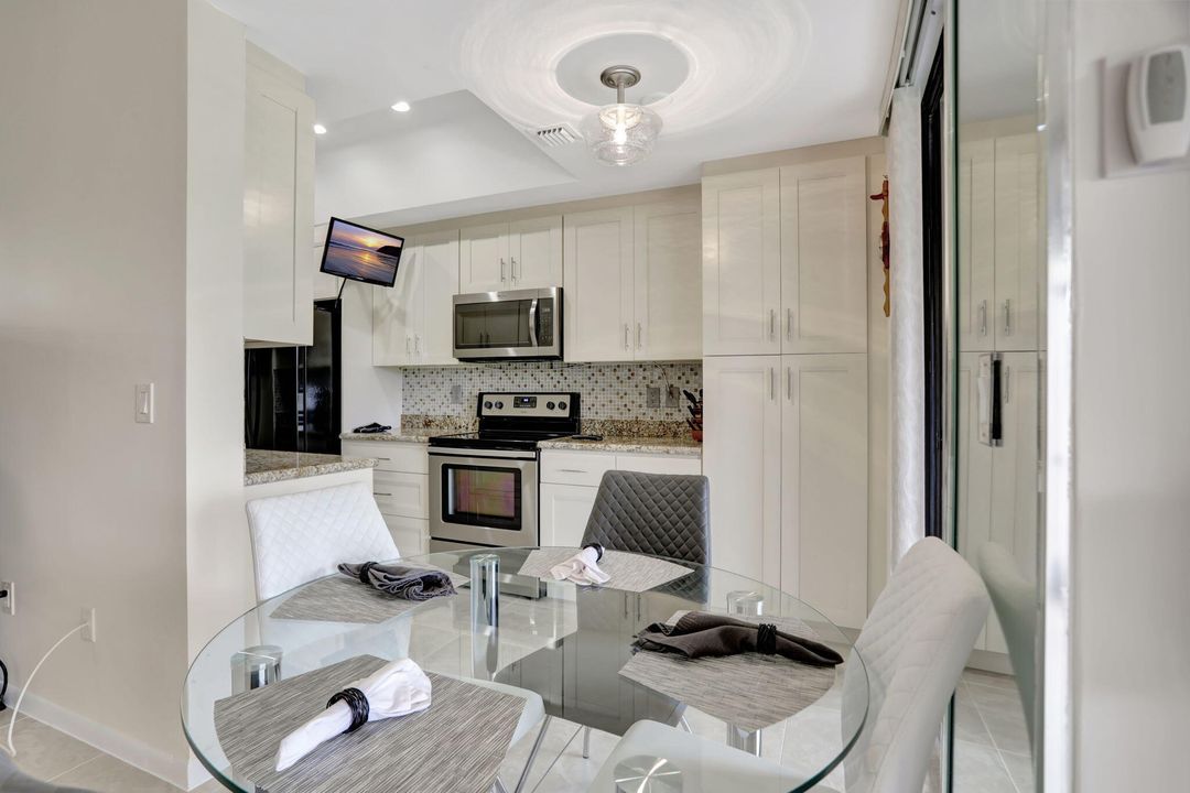 For Sale: $349,000 (2 beds, 2 baths, 1323 Square Feet)