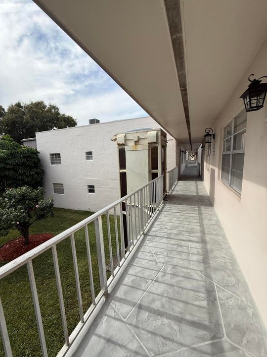 待售: $125,000 (2 贝兹, 2 浴室, 907 平方英尺)