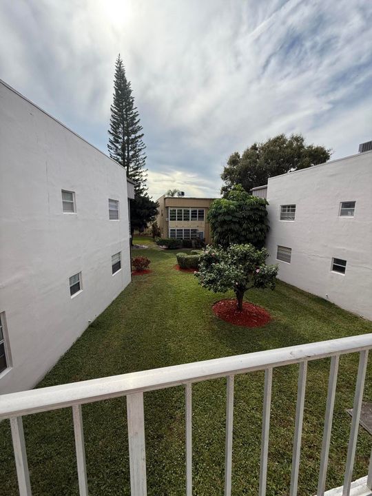 待售: $125,000 (2 贝兹, 2 浴室, 907 平方英尺)