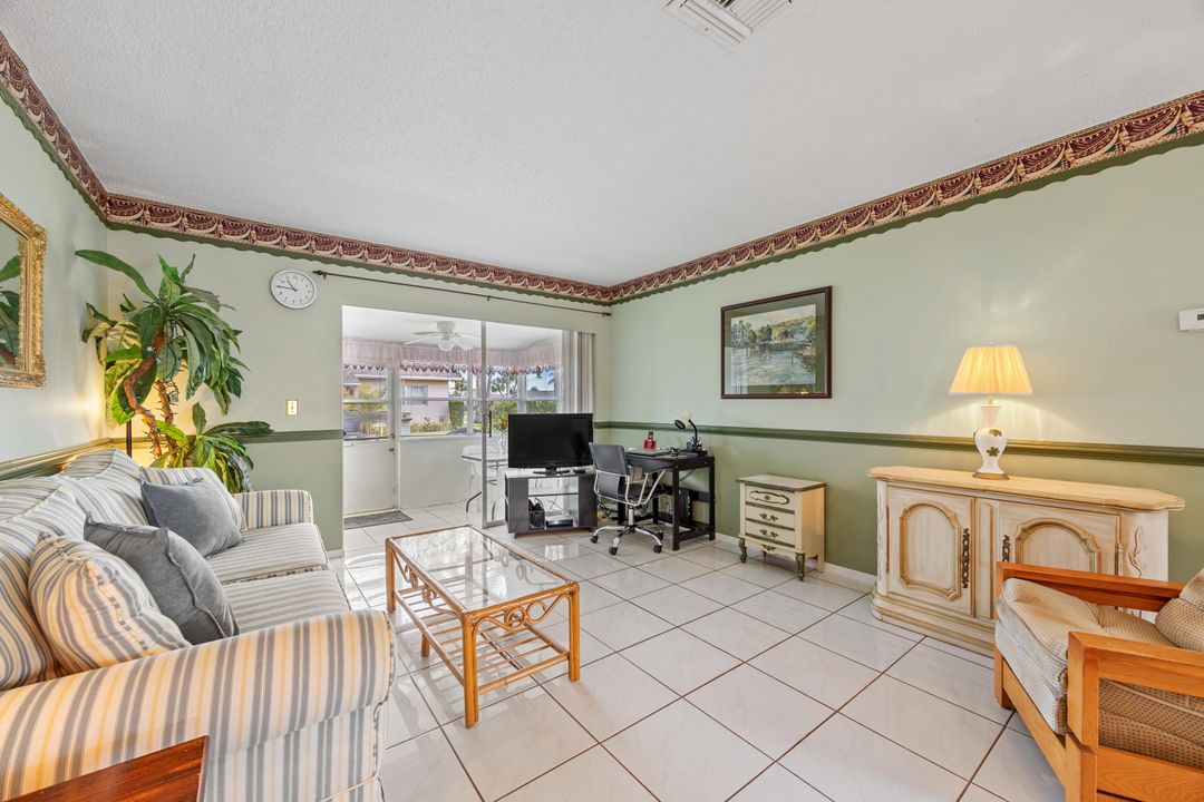 For Sale: $75,000 (1 beds, 1 baths, 611 Square Feet)